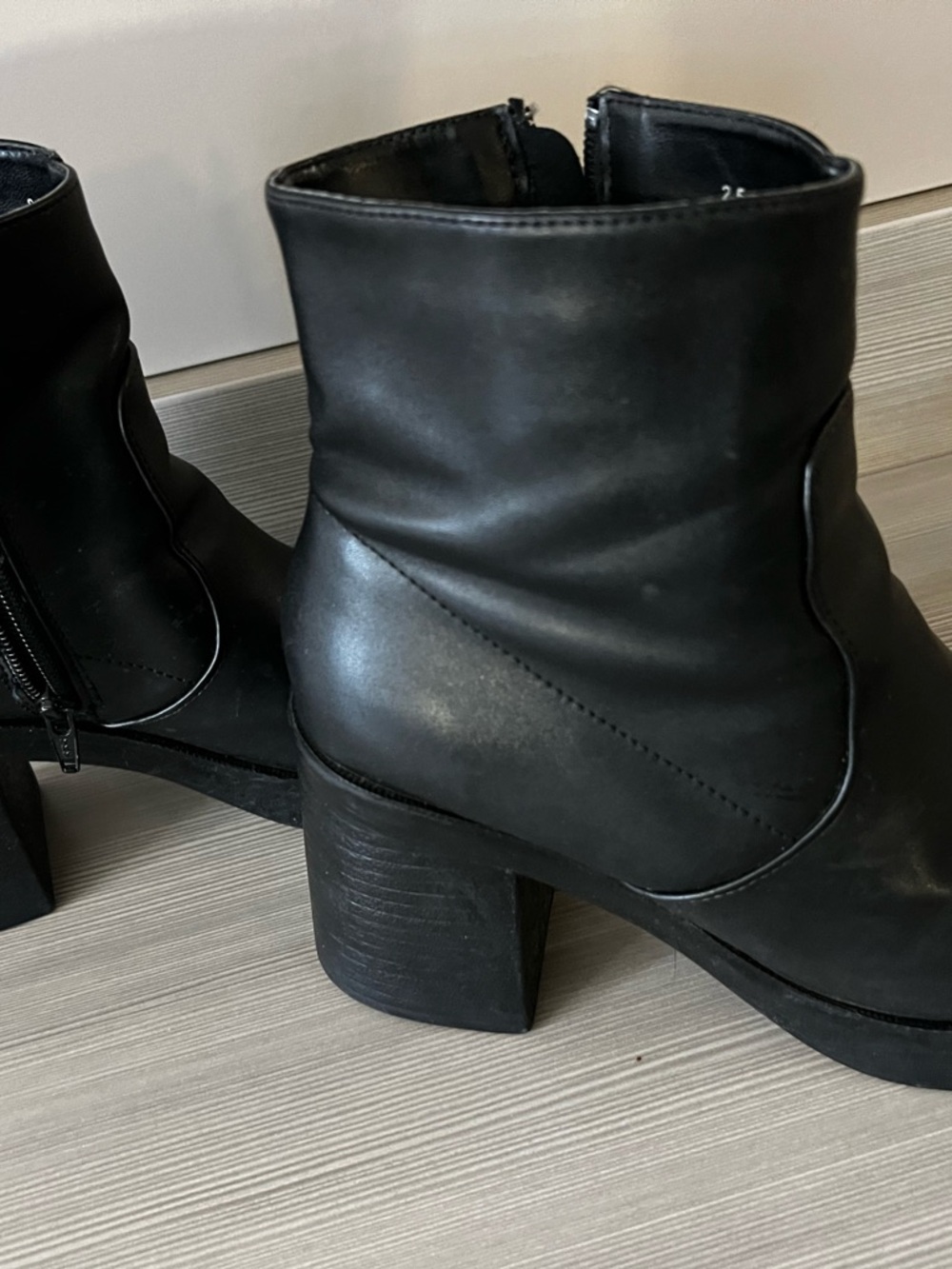 ANDREA FENZI Black Leather Ankle Booties with Block Heel